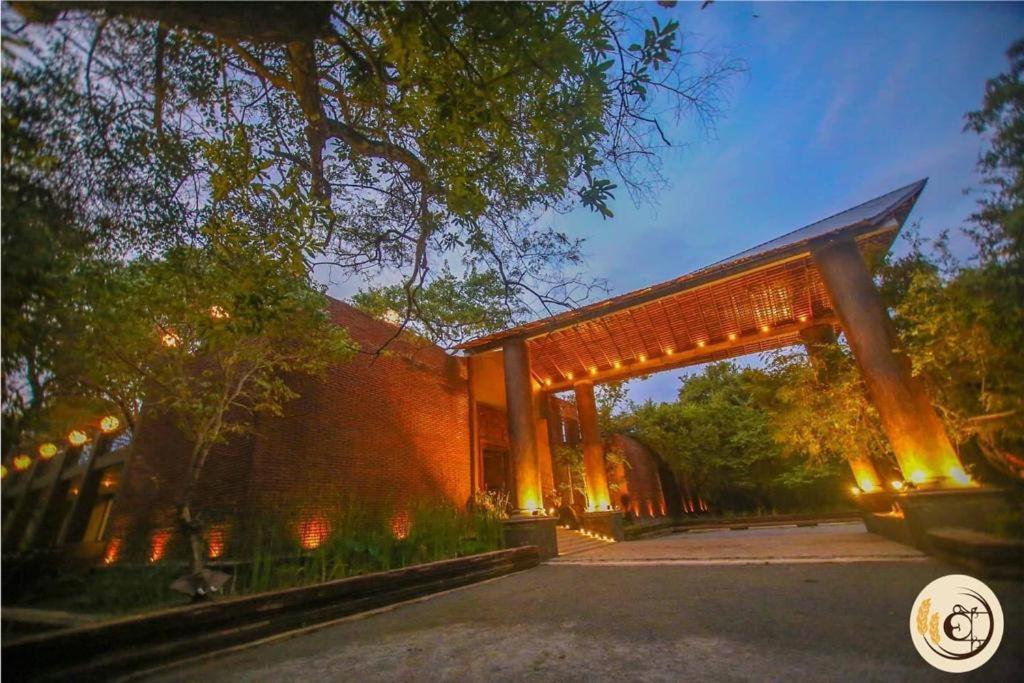 Aswadduma Hotel Dambulla Buitenkant foto