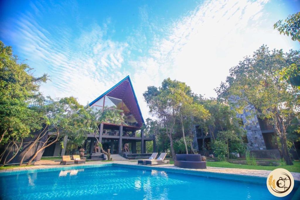 Aswadduma Hotel Dambulla Buitenkant foto